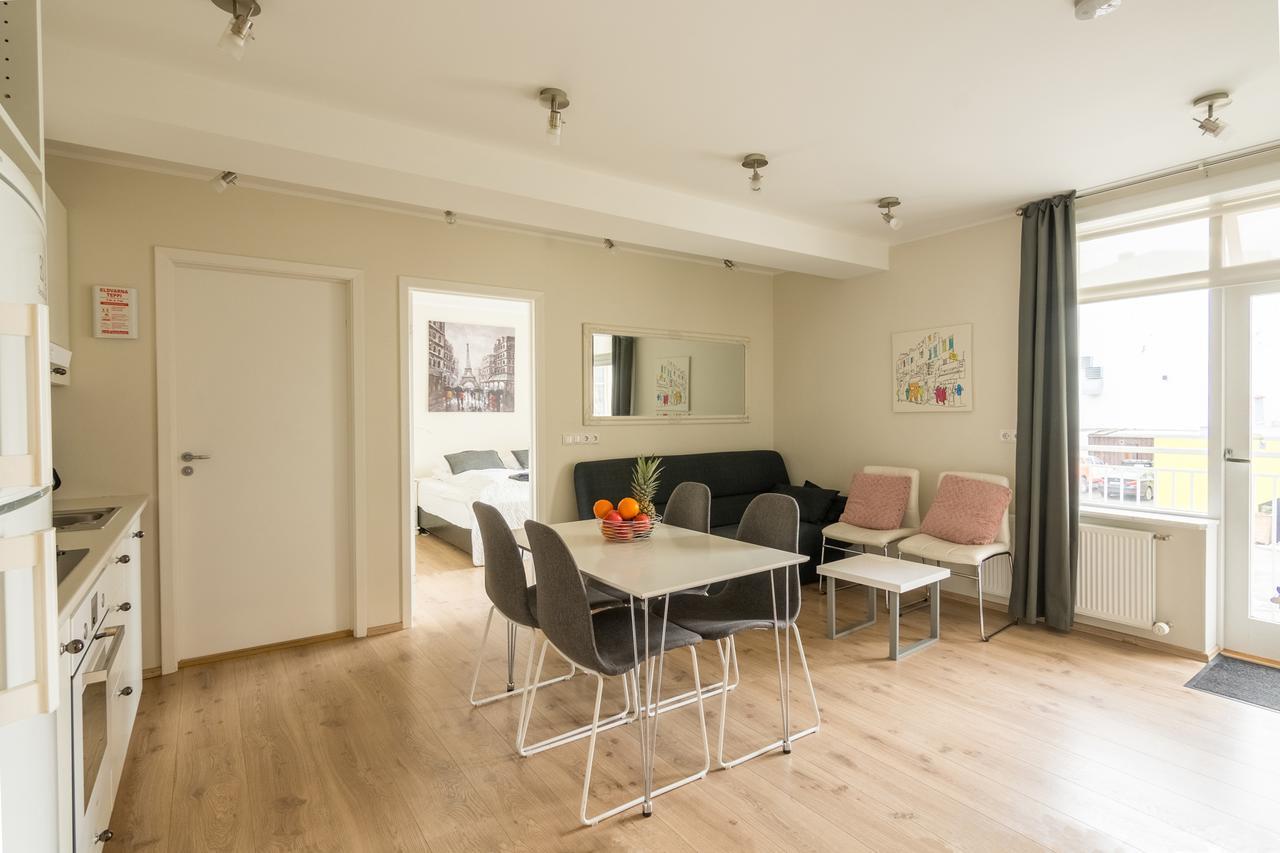 Acco Town Square Apartment *